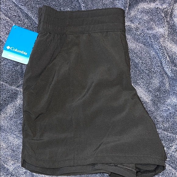Columbia Women's Black Shorts - Picture 4 of 7